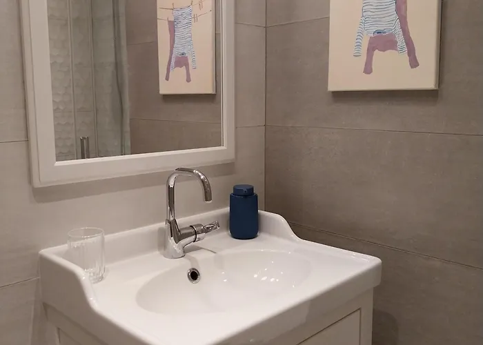 Ble Penthouse At Rotonda דירה *